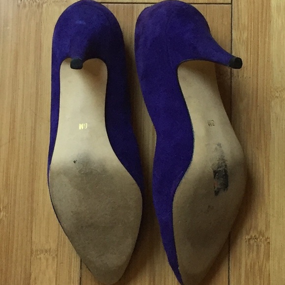 Vintage bandolino purple suede  heels. - Picture 5 of 6